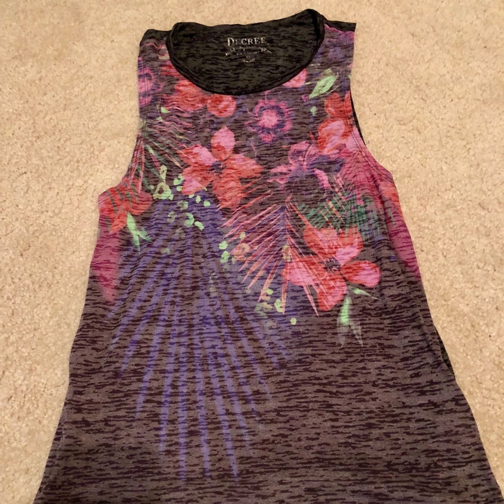 Sleeveless tank top
